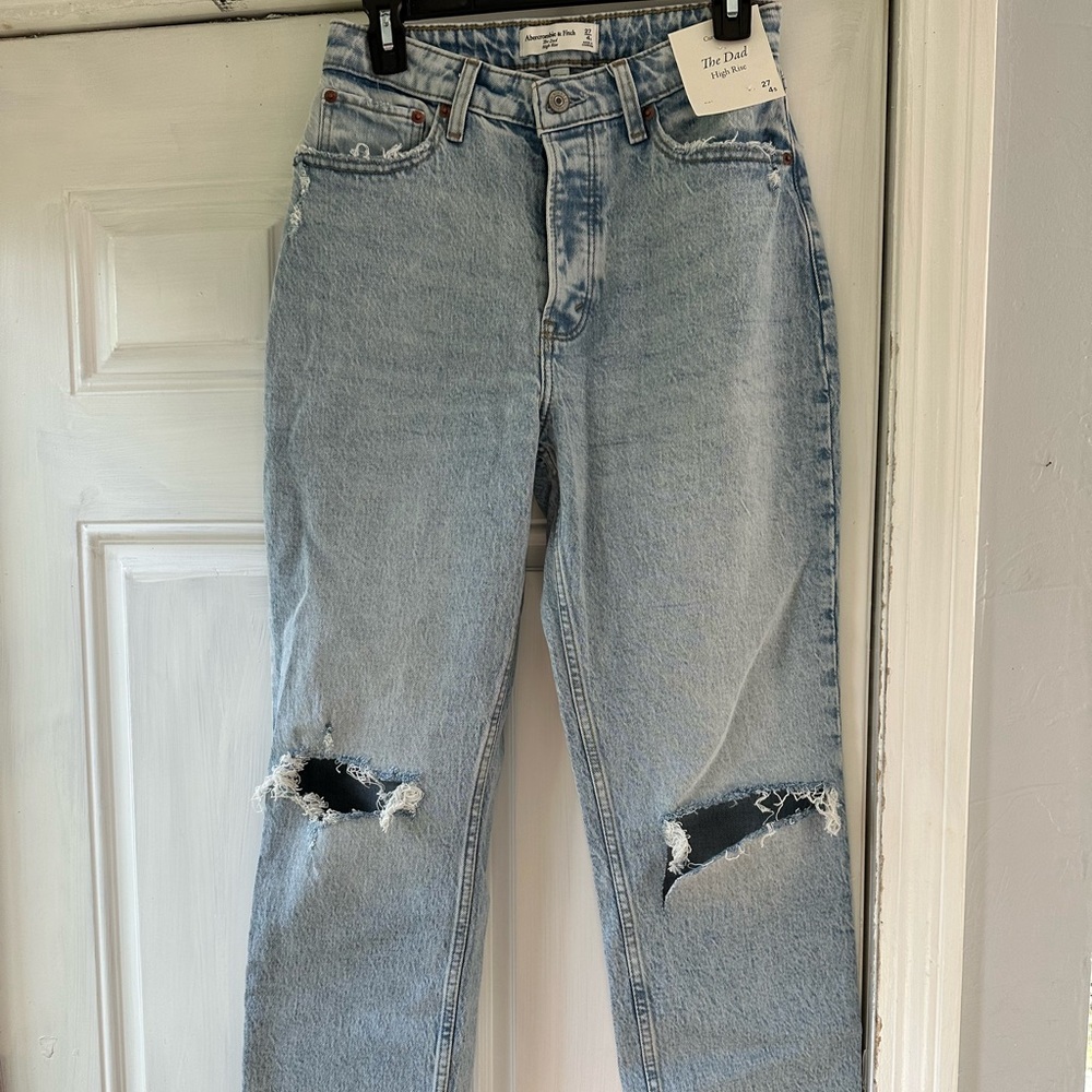 NWT A&F Curve Love The Dad High Rise Ripped Jean